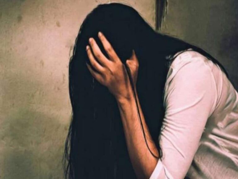 attempt_to_rape_junior_doctor_on_duty_in_covid_ward_rims_ranchi_jharkhand_coronavirus_1590722975