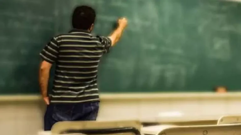 10_09_2025-teacher_24041864
