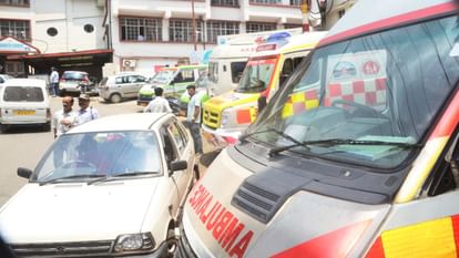ambulance-employees-strike_1653576247