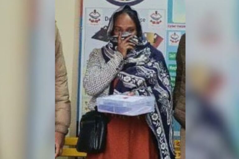 Bangaladeshi-women-1767891447933