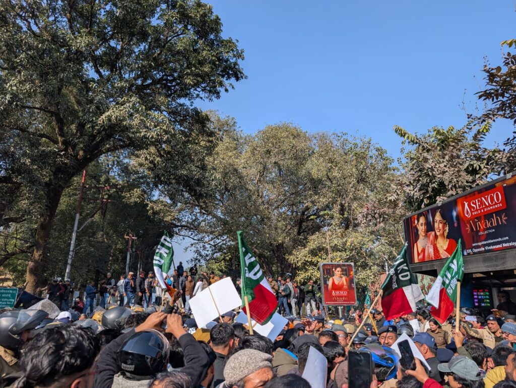 motion_photo_2598753321690450043