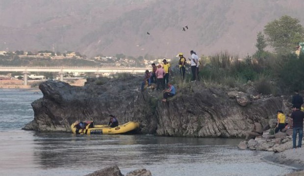 nit-student-swept-away-in-alaknanda--1777210579836