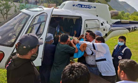 satpuli-heli-injurd-women-04-apr