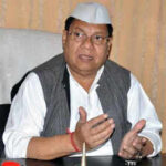 congress-leader-will-knock-sc-door-against-removal-of-gandhi-topi