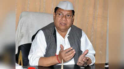 congress-leader-will-knock-sc-door-against-removal-of-gandhi-topi